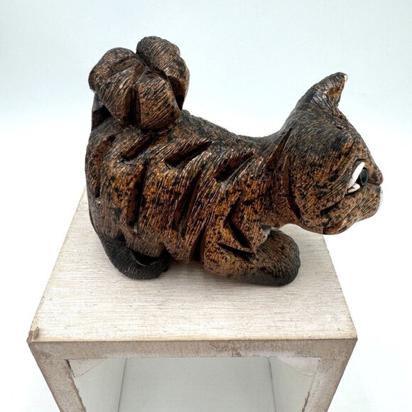 Artesania Rinconada brown tabby cat figurine Uruguay art pottery brown white - Picture 3 of 13
